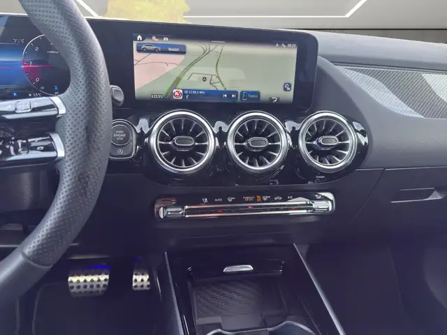 Mercedes-Benz GLA 200 d 4MATIC Österreich-Edition AMG Line Ansicht 12