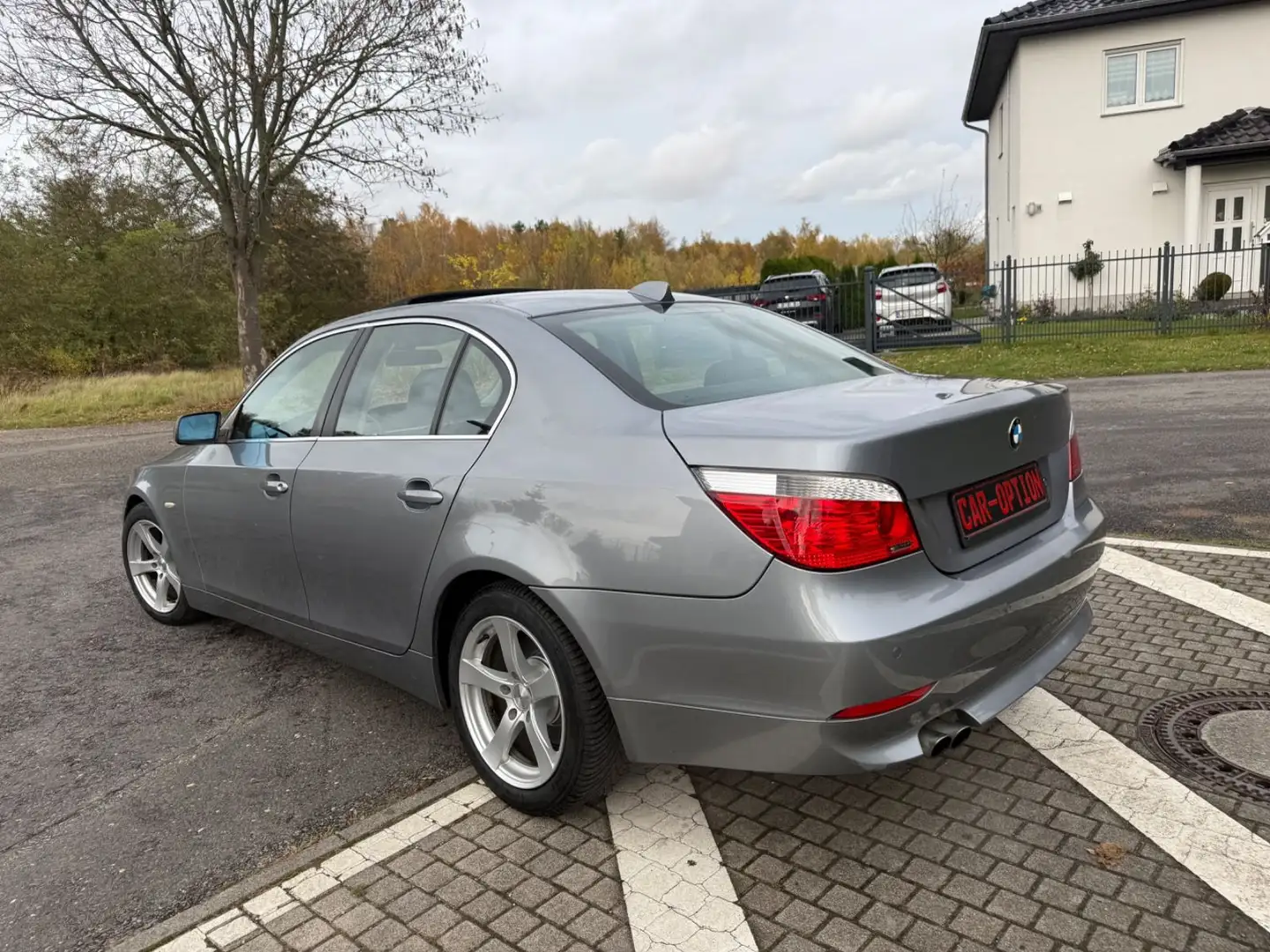 BMW 525 i Limousine/aus 1.Besitz/Leder/Glasdach/Xenon Gris - 2