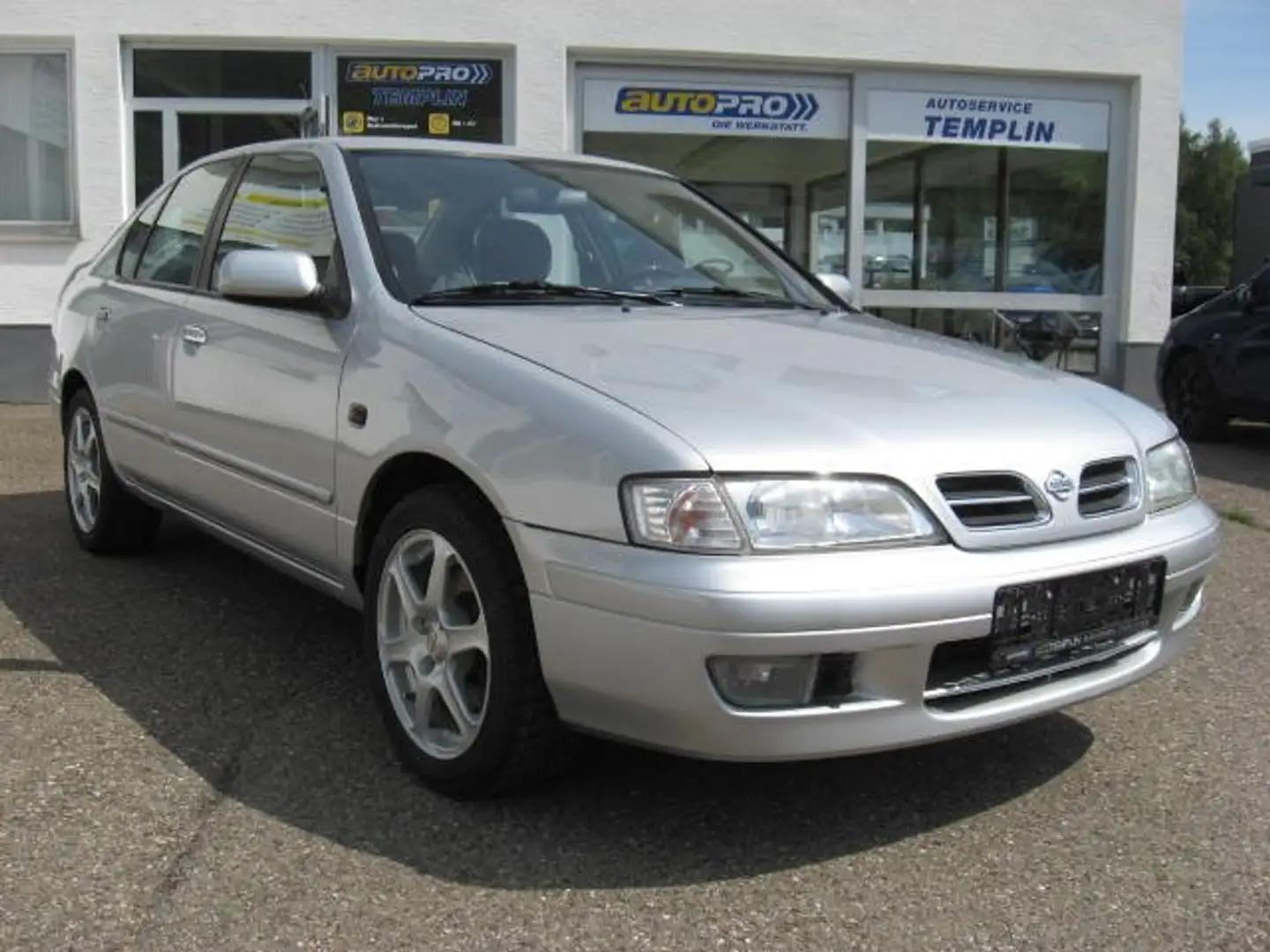 Nissan Primera 2.0 Competence Silver - 1