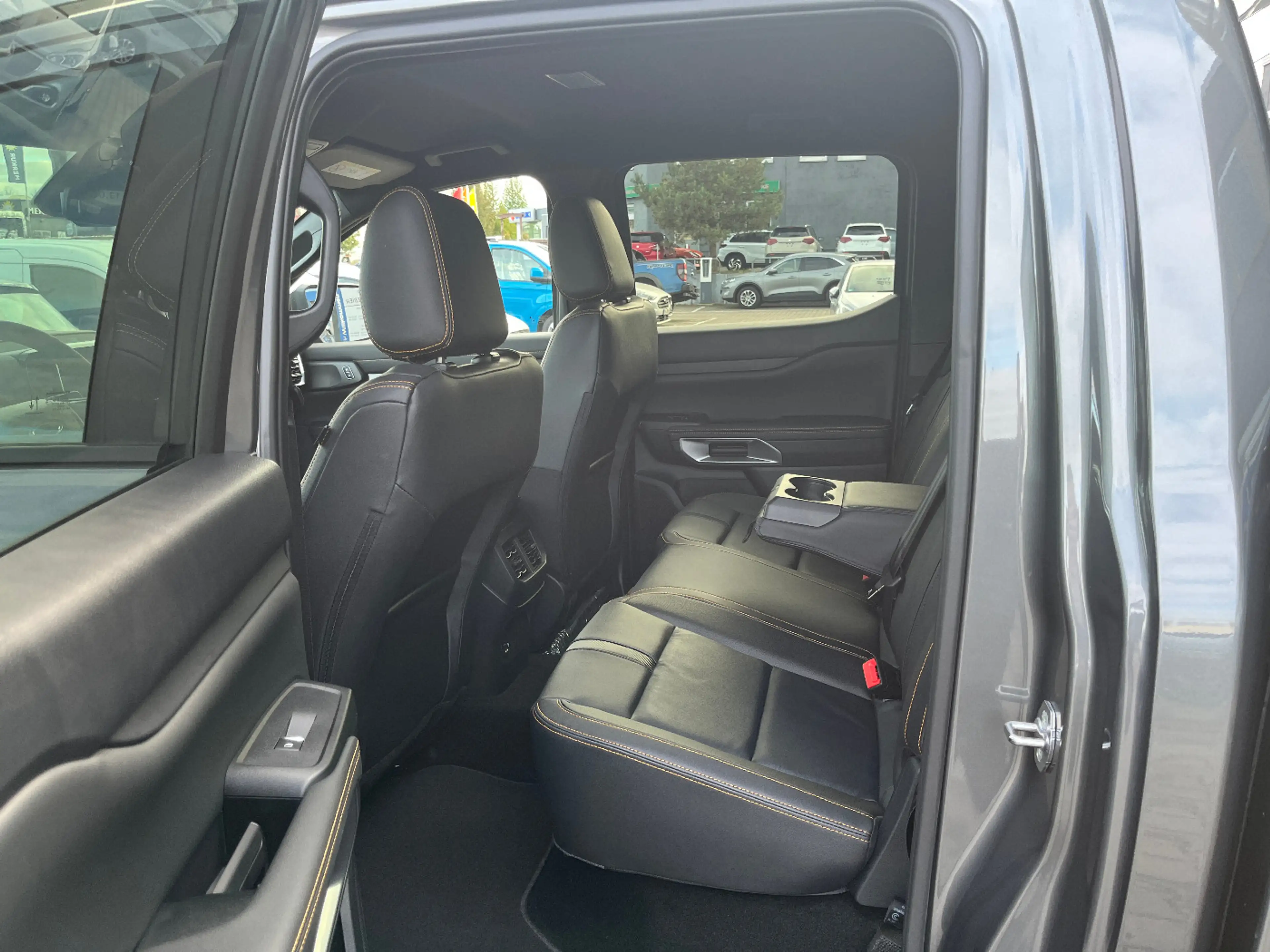 Ford Ranger DoKa 2.3l PHEV Wildtrak 207 kW AHK+360° — photo 14