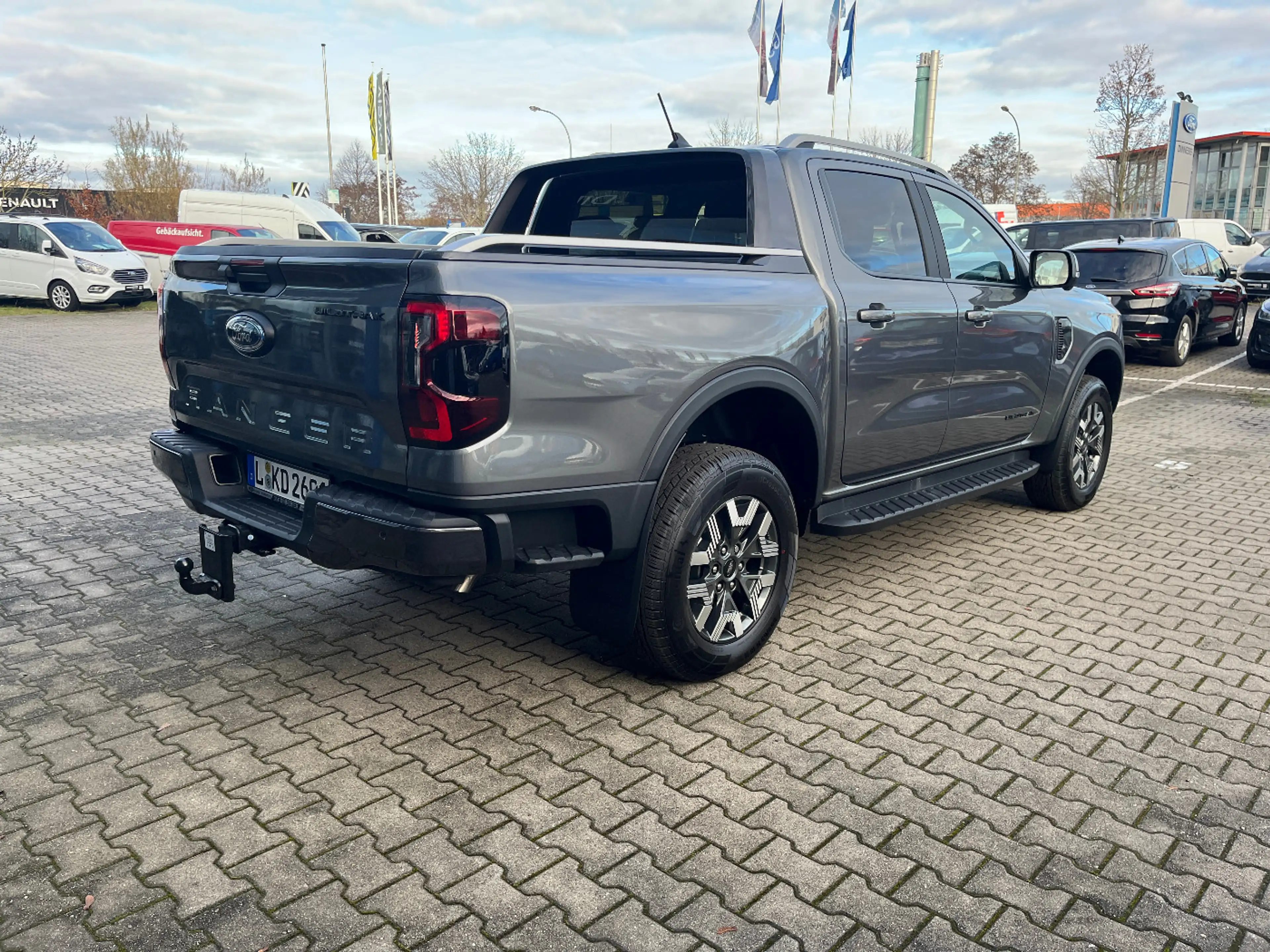 Ford Ranger DoKa 2.3l PHEV Wildtrak 207 kW AHK+360° — photo 5