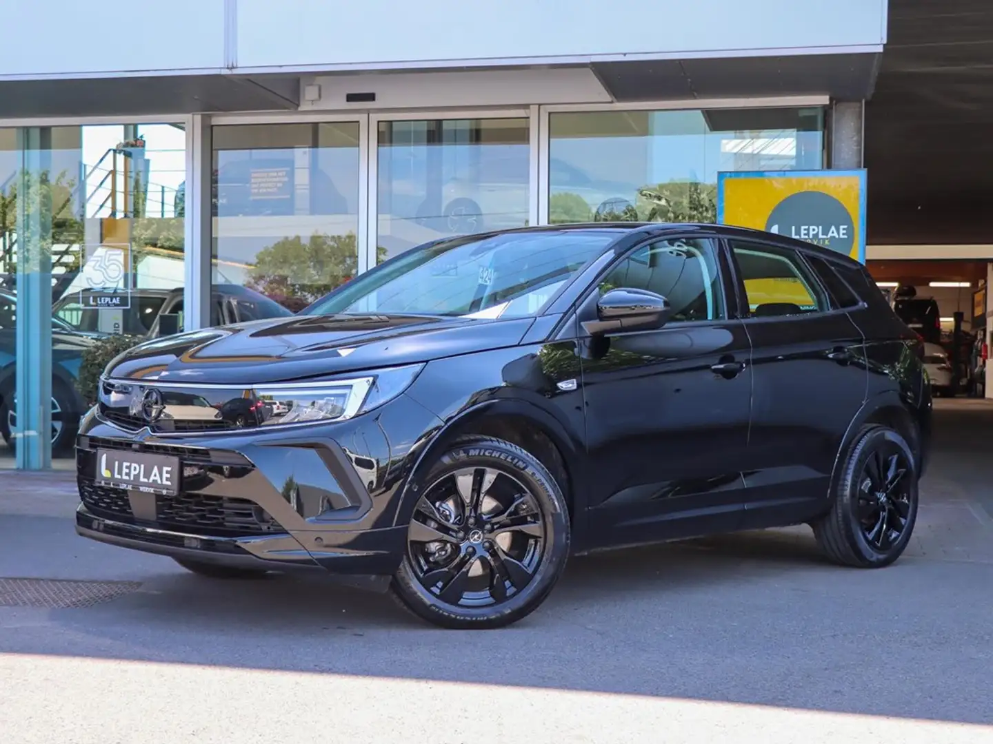 Opel Grandland GS 1.2T AT8 130PK | NAVI | CAMERA | DODEHOEK | Černá - 2