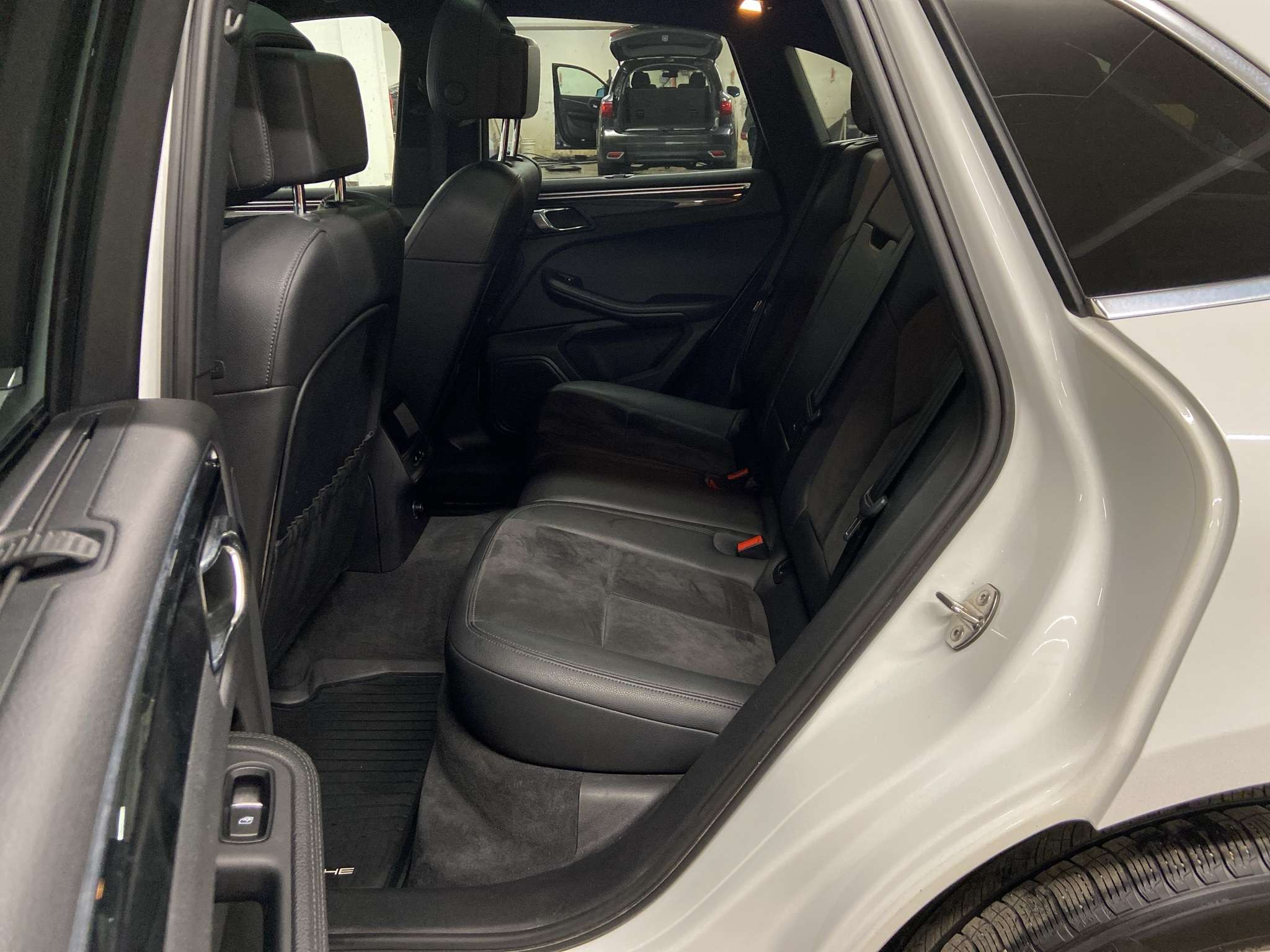2015 Porsche Macan S AWD PANO ROOF NAV LEATHER/SUEDE INSERTS thumb 12