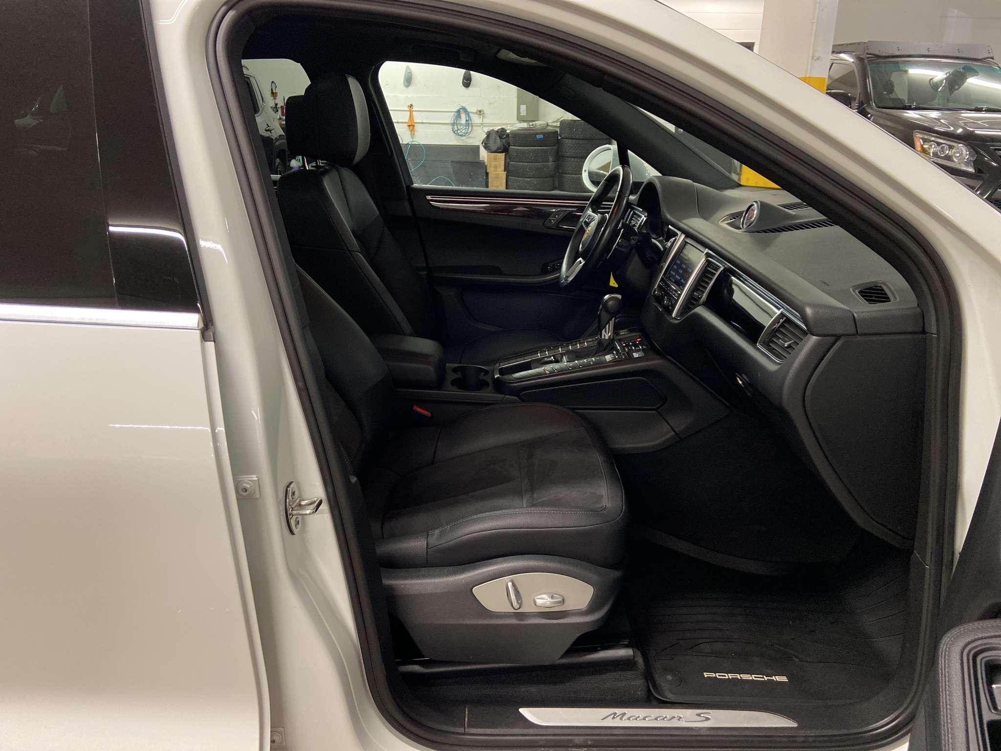 2015 Porsche Macan S AWD PANO ROOF NAV LEATHER/SUEDE INSERTS thumb 14