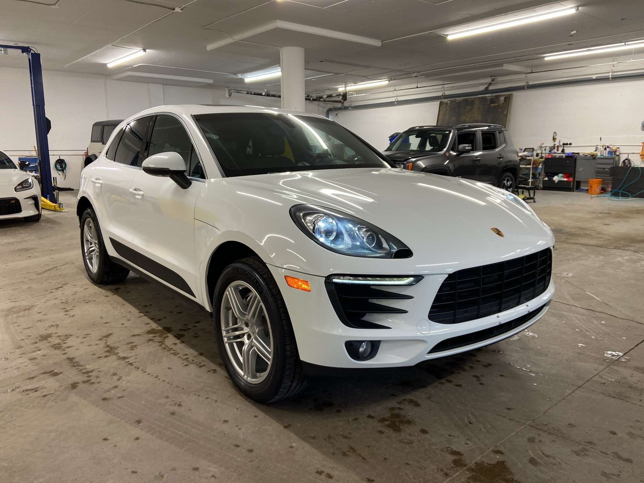 2015 Porsche Macan S AWD PANO ROOF NAV LEATHER/SUEDE INSERTS alt 3