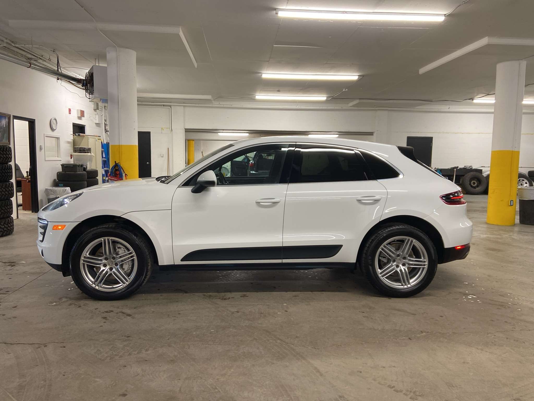 2015 Porsche Macan S AWD PANO ROOF NAV LEATHER/SUEDE INSERTS thumb 8