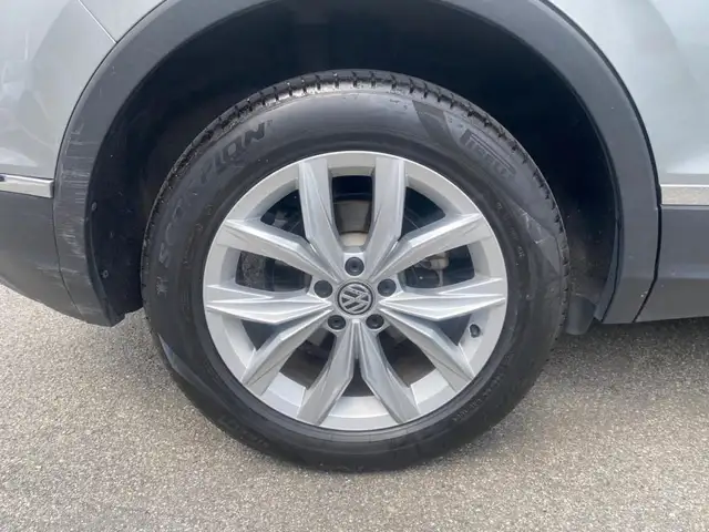 Volkswagen Tiguan view 11