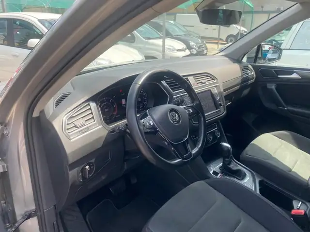 Volkswagen Tiguan view 12
