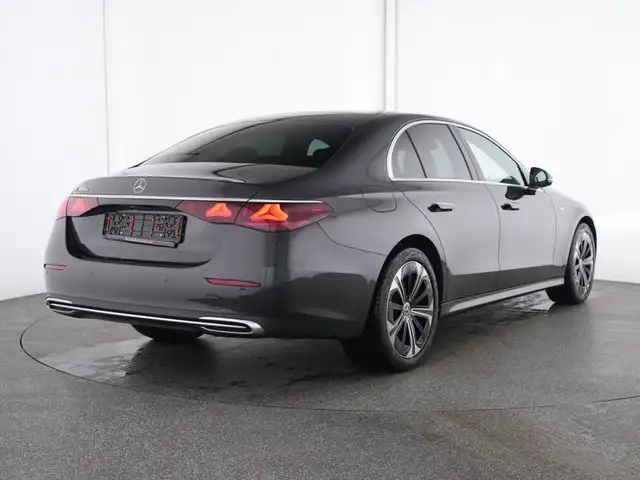 Mercedes-Benz E 300 e BURMESTER 4D 19 ZOLL LM LD HP Ansicht 3