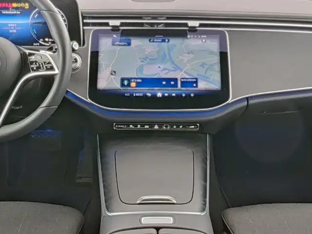 Mercedes-Benz E 300 e BURMESTER 4D 19 ZOLL LM LD HP Ansicht 7