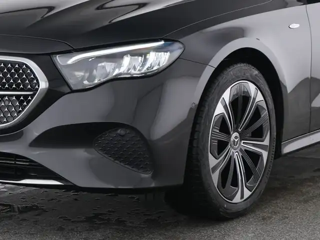 Mercedes-Benz E 300 e BURMESTER 4D 19 ZOLL LM LD HP Ansicht 4