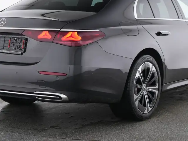 Mercedes-Benz E 300 e BURMESTER 4D 19 ZOLL LM LD HP Ansicht 5