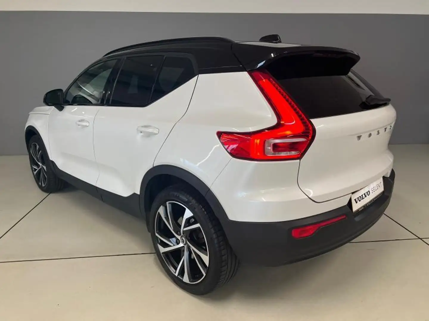 Volvo XC40 R-Design Blanc - 2