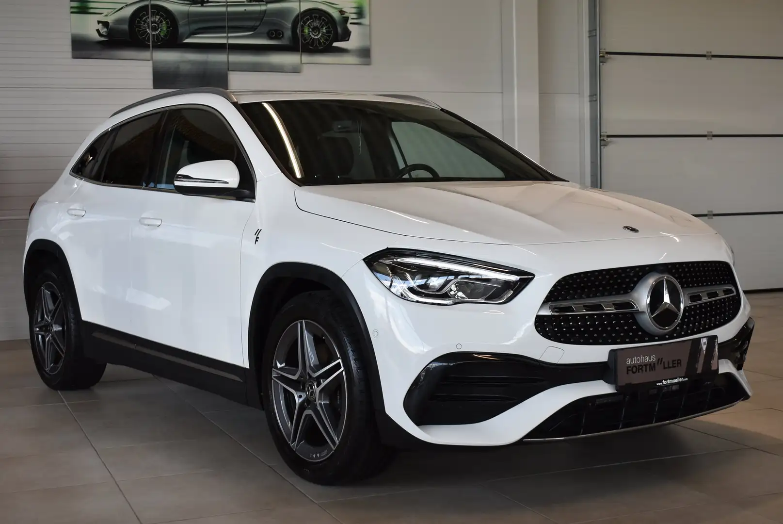 Mercedes-Benz GLA 200 GLA 200 Aut. //AMG Sport Weiß - 1