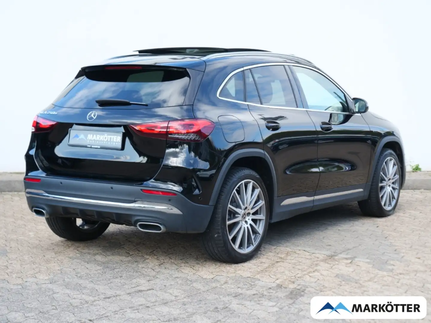 Mercedes-Benz GLA 250 e AMG Line Distronic/Totw./20-Zoll/Pano Schwarz - 2