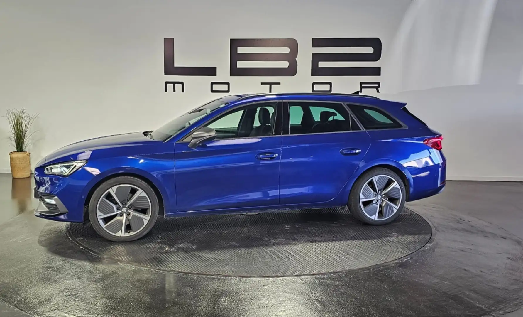 SEAT Leon 2.0TDI CR S&S FR DSG-7 150 Blau - 1