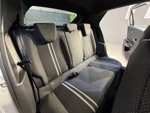 Opel Corsa view 13