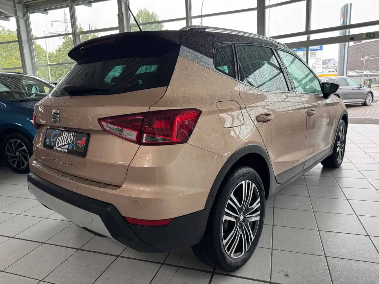 SEAT Arona Xcellence *CarPlay*Navi*LED*SHZ*PDC*Kamera Beige - 2