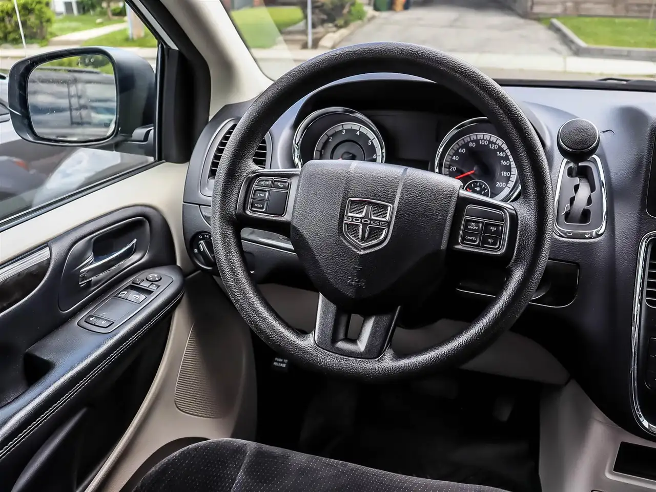 Dodge Grand Caravan fotografie Dodge Grand Caravan