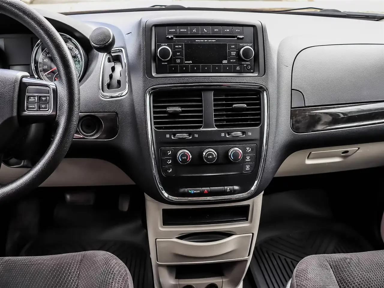 Dodge Grand Caravan fotografie Dodge Grand Caravan
