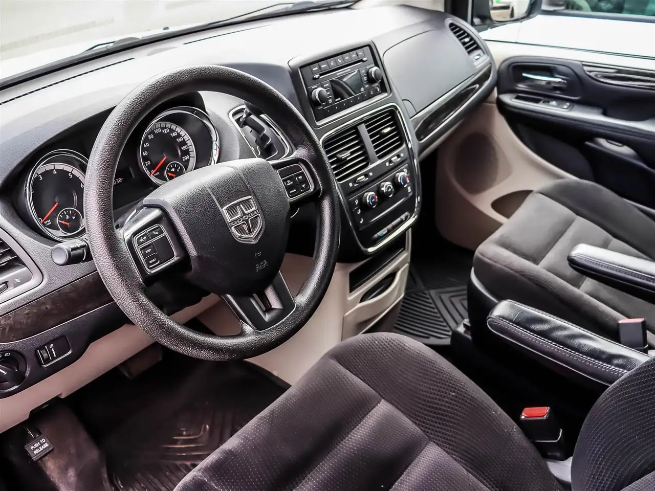 Dodge Grand Caravan fotografie Dodge Grand Caravan