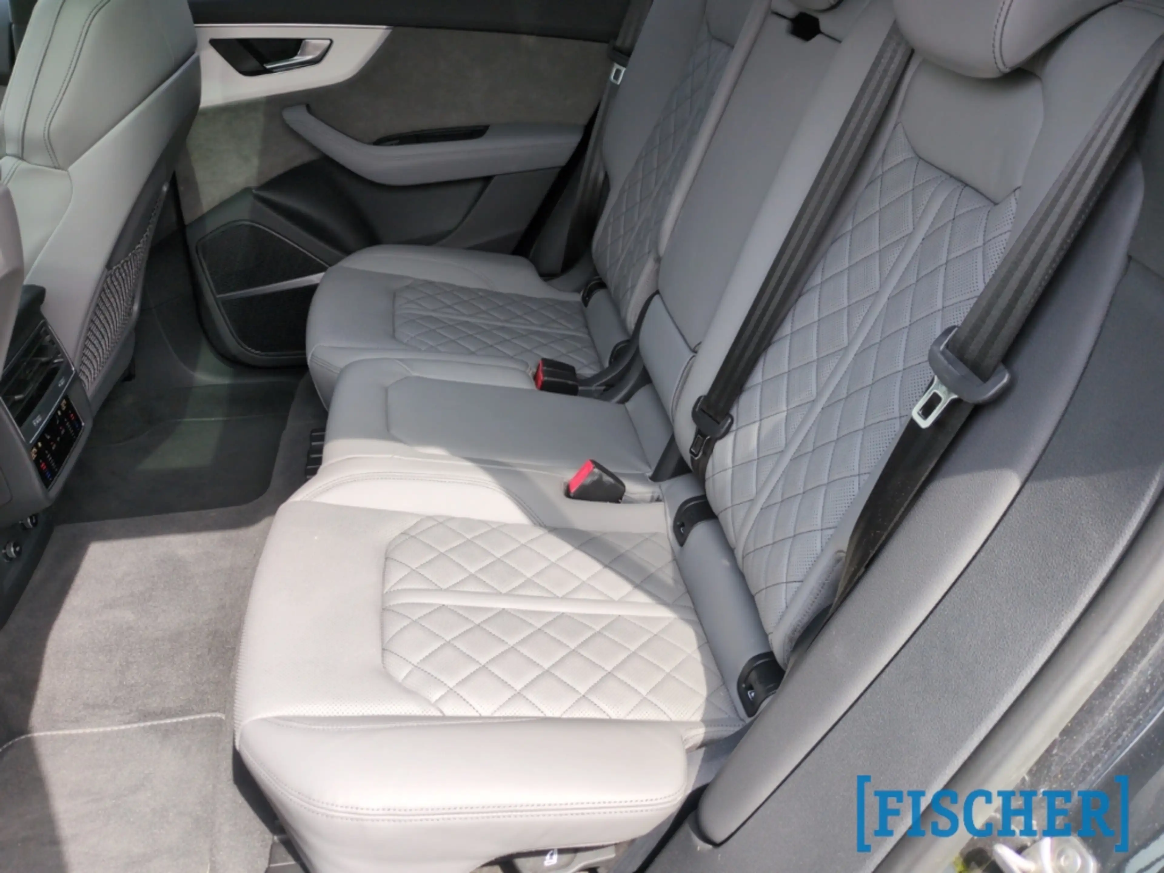 Audi SQ8 TFSI quattro Matrix Navi HUD B&O Pano 360° ACC — photo 14
