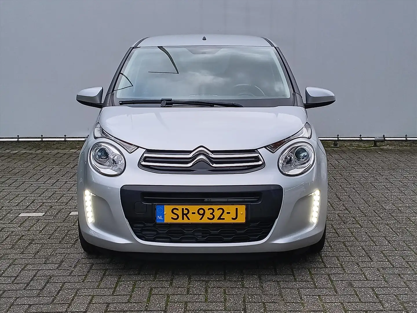 Citroen C1 1.0 VTi 68PK 5D Feel I Lage KM's Gris - 2