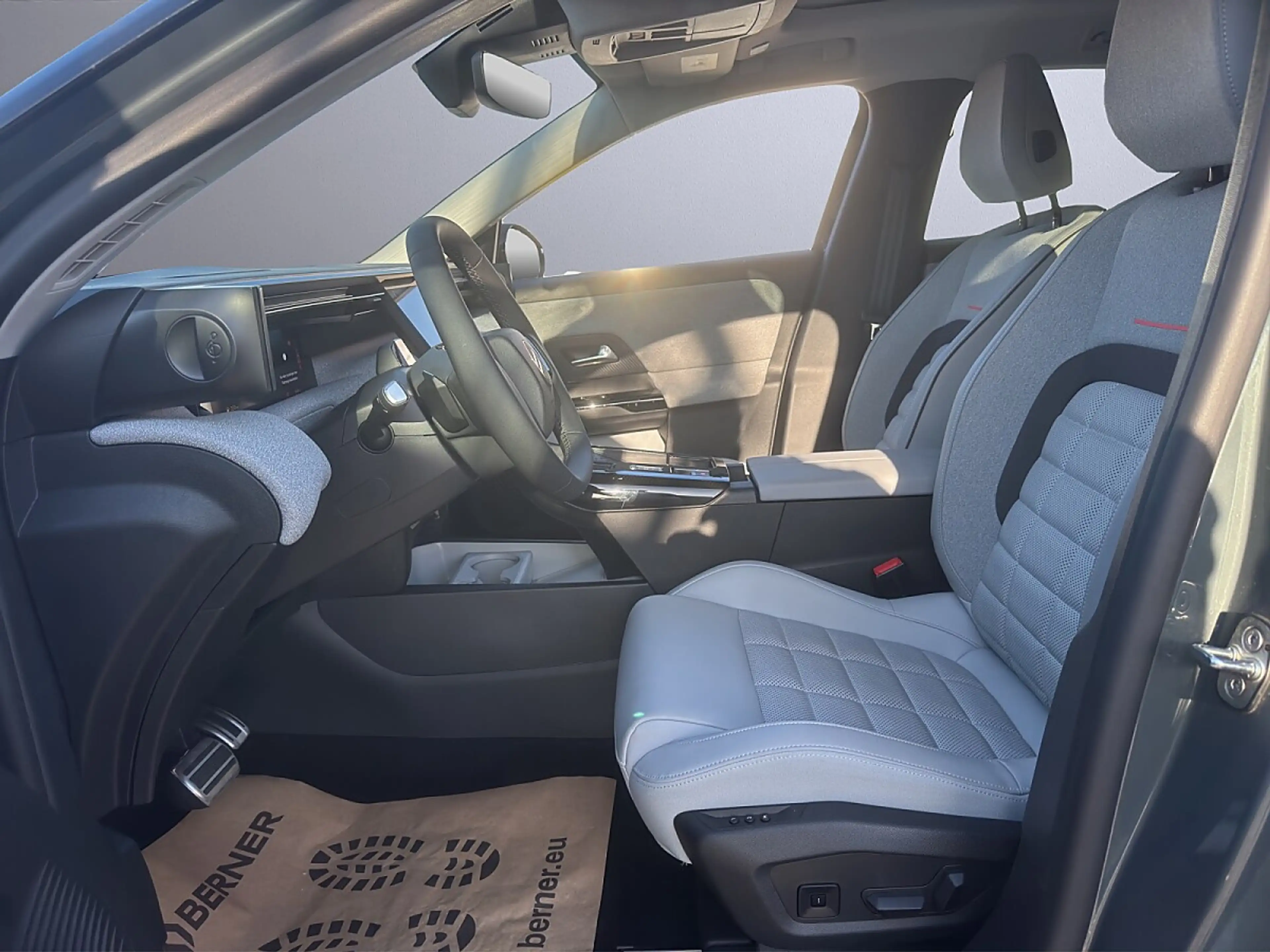 Citroen C5 Aircross Plug-in Hybrid 195 Max Aut. — photo 14