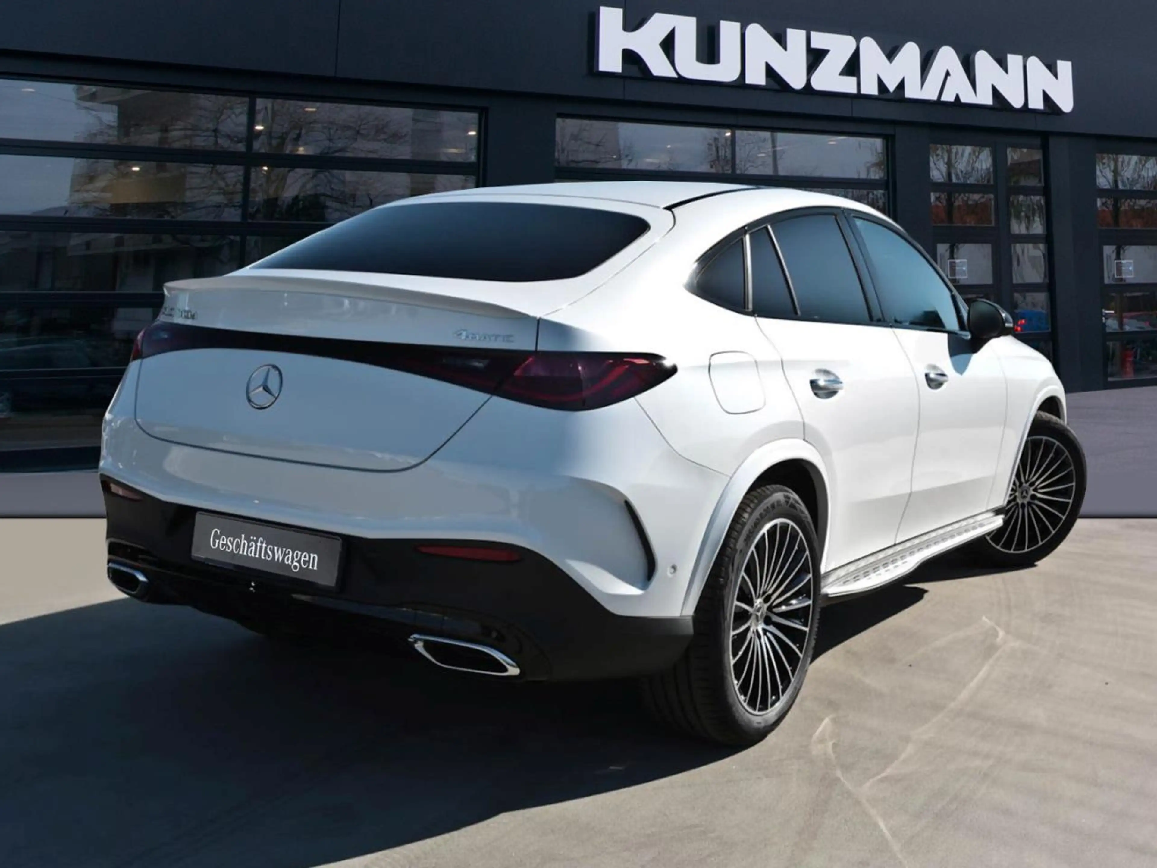 Mercedes-Benz GLC 300 d 4MATIC Coupé AMG Night Panorama AHK — photo 3