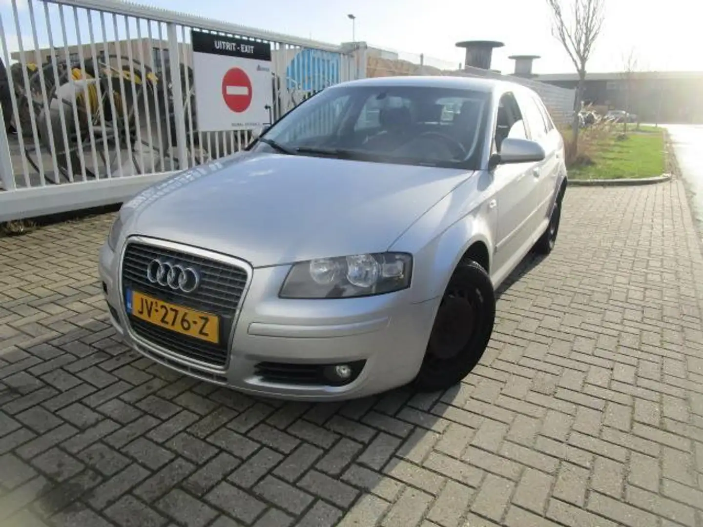 Audi A3 Sportback 1.6 FSI Ambition Pro Line Sportback Grijs - 1