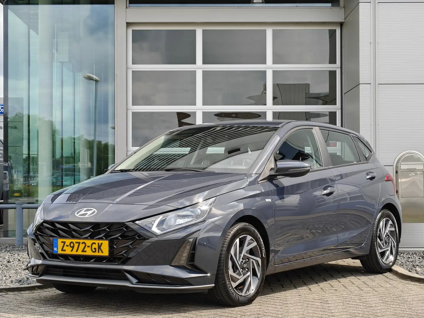 Hyundai i20 1.0 T-GDI HYBRIDE 100pk Comfort Smart I Navigatie Gris - 2