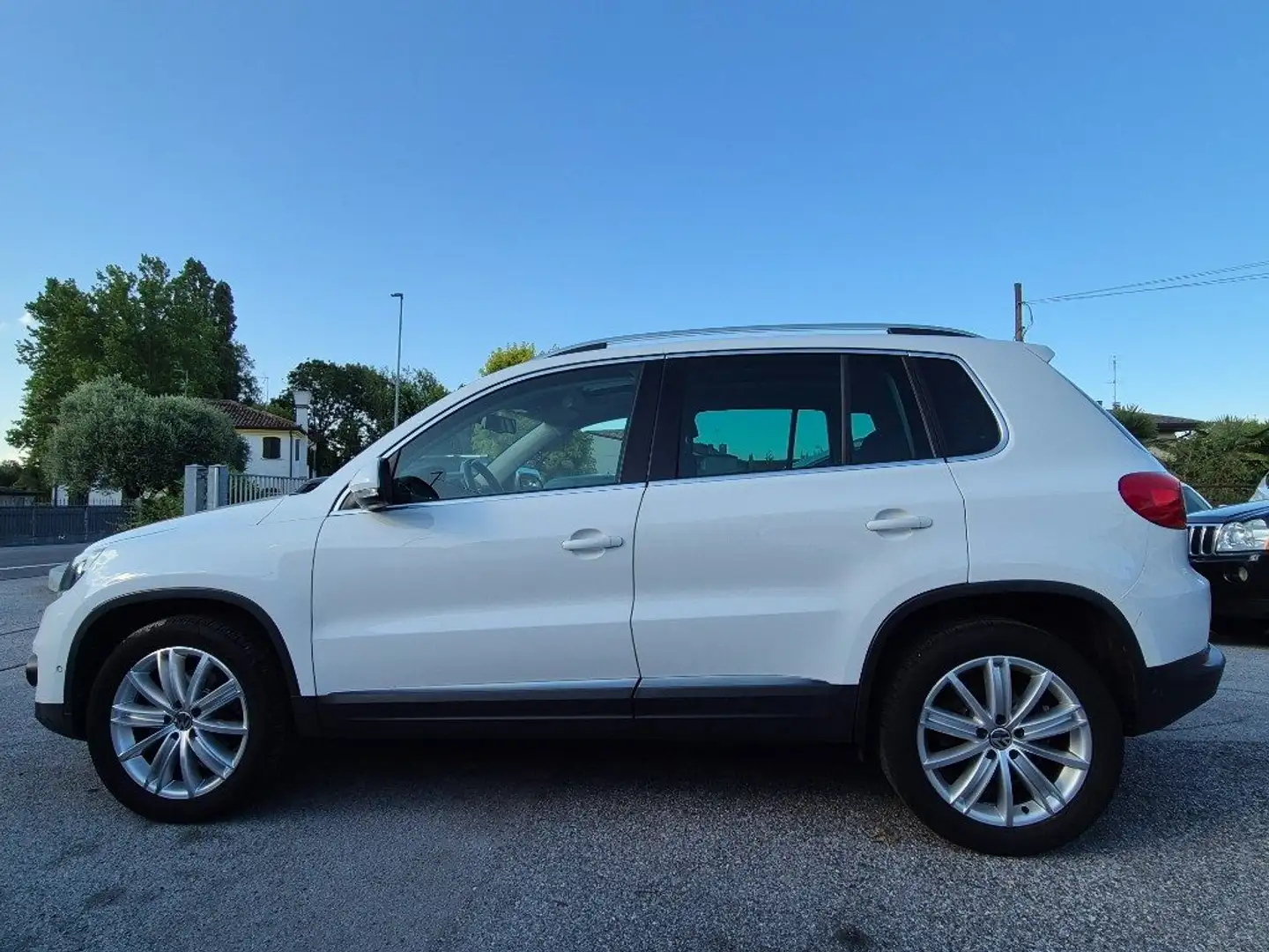 Volkswagen Tiguan 2.0 TDI 140 CV Sport & Style BlueMotion Technology Bianco - 2