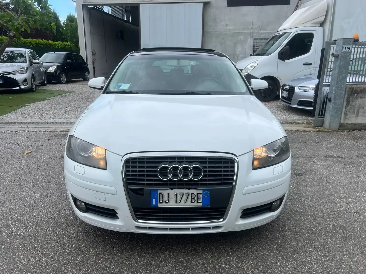 Audi A3 SPB 2.0 TDI F.AP. Attraction Blanc - 1