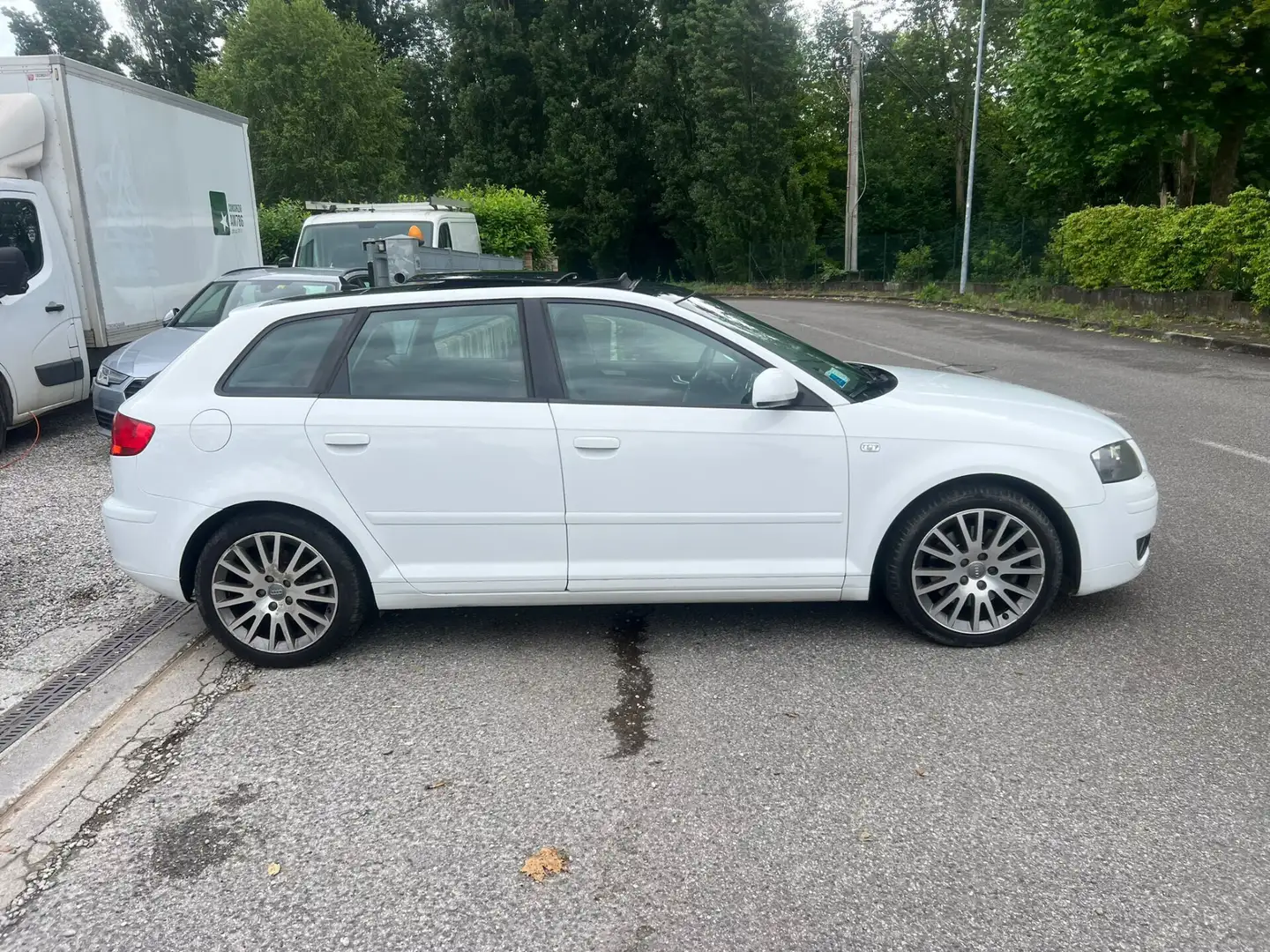 Audi A3 SPB 2.0 TDI F.AP. Attraction Blanc - 2