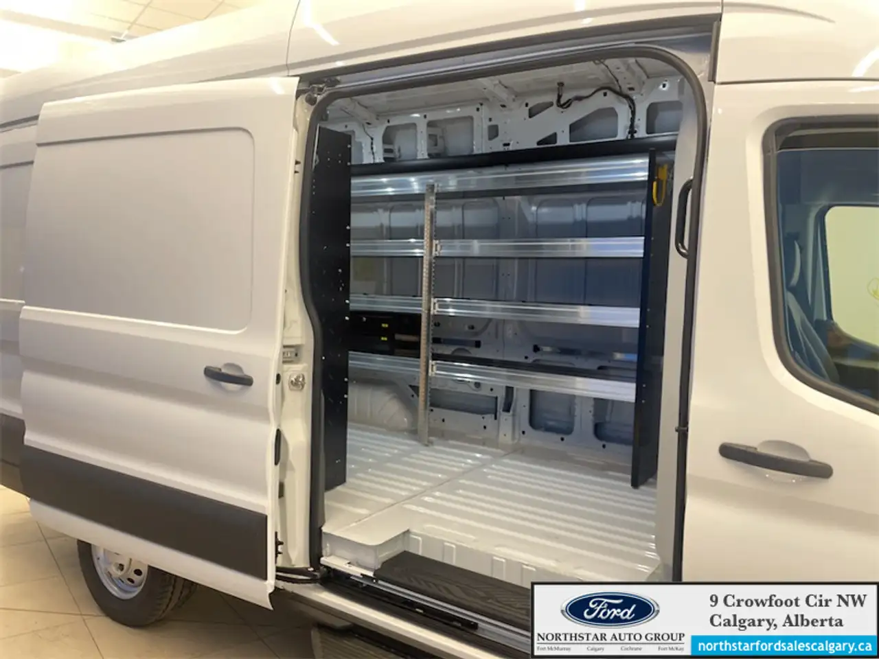 Ford Transit Cargo Van снимка Ford Transit Cargo Van