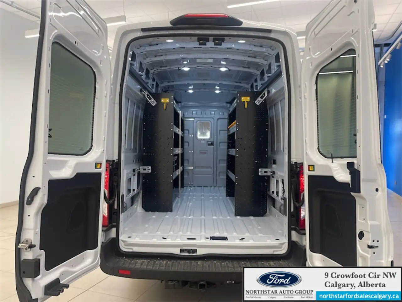 Ford Transit Cargo Van снимка Ford Transit Cargo Van