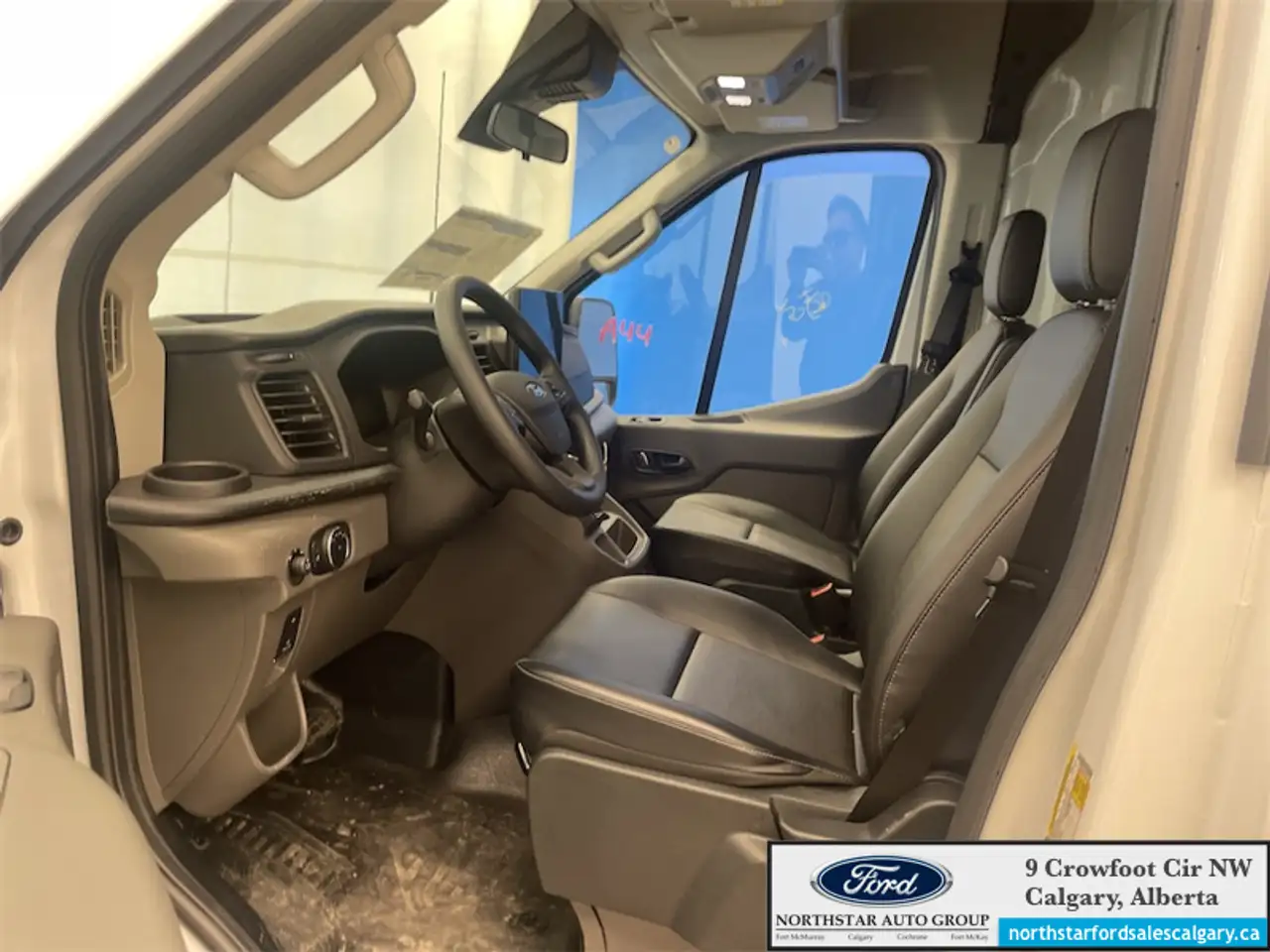Ford Transit Cargo Van снимка Ford Transit Cargo Van