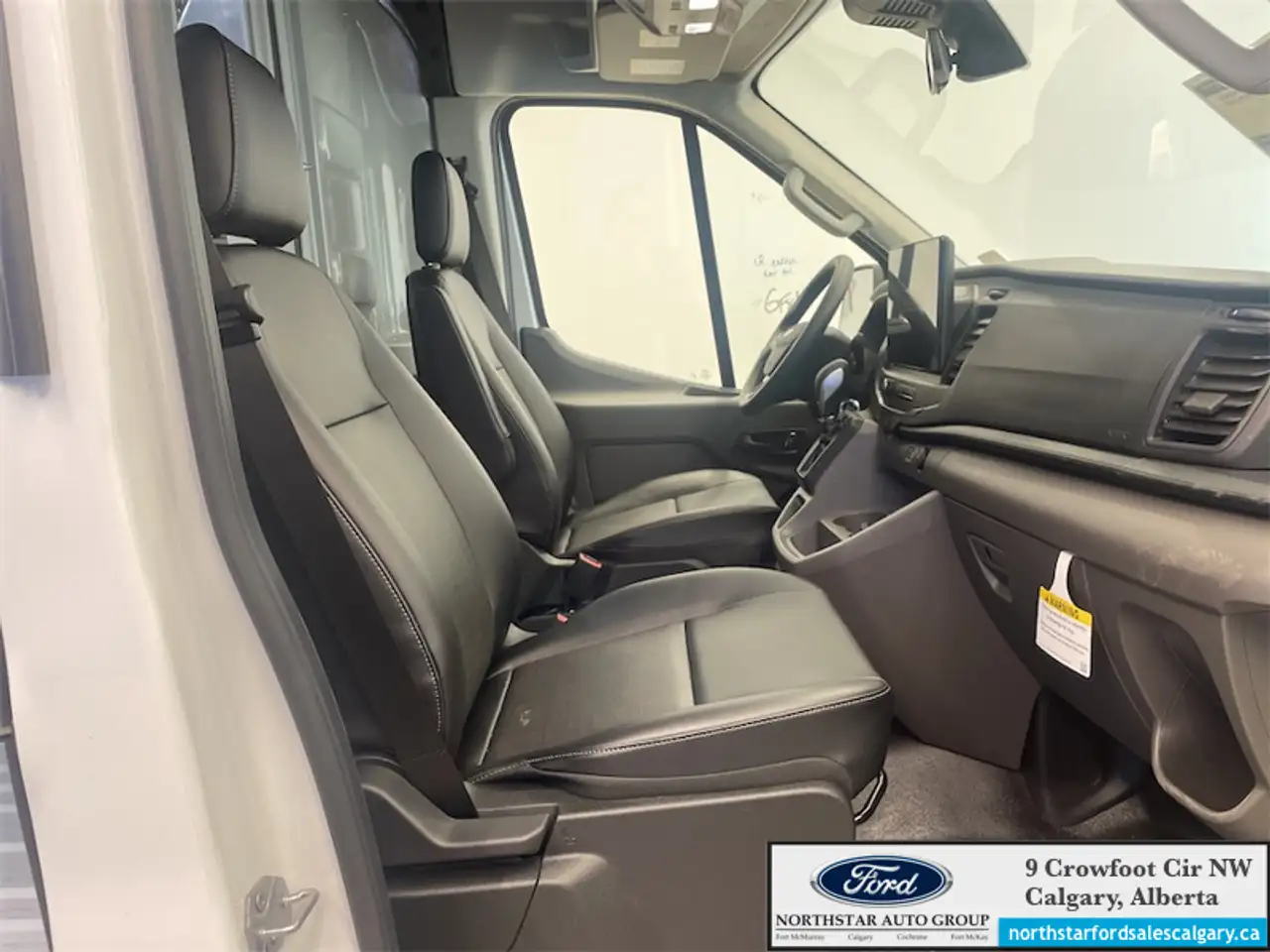 Ford Transit Cargo Van снимка Ford Transit Cargo Van