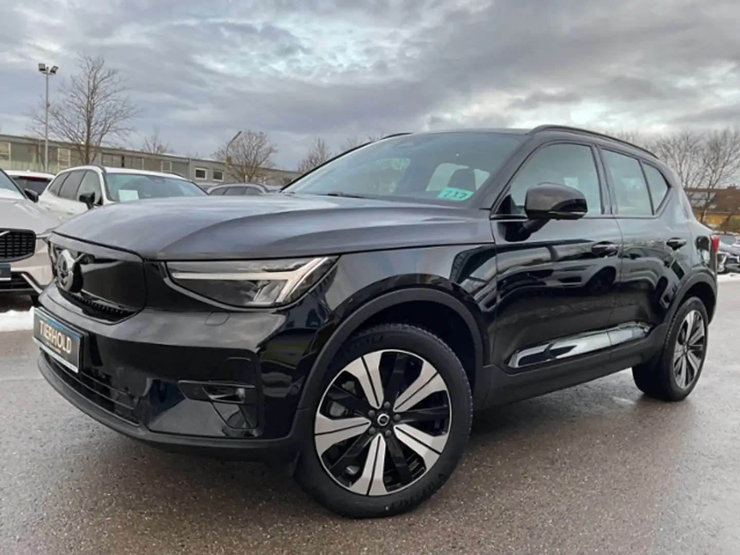 Volvo XC40 P8 Ultimate Pure Electric AWD PANO ACC 360° Schwarz - 1