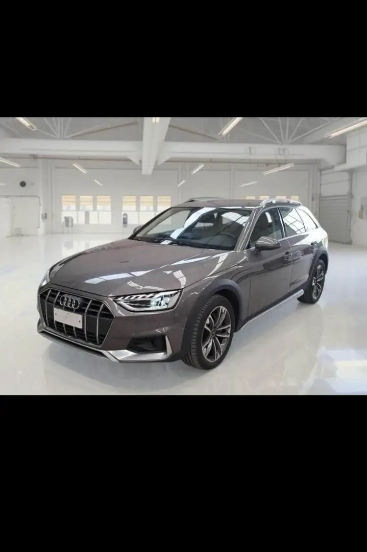 Audi A4 allroad A4 allroad 40 TDI 204 CV S tronic Identity Contras Grigio - 1