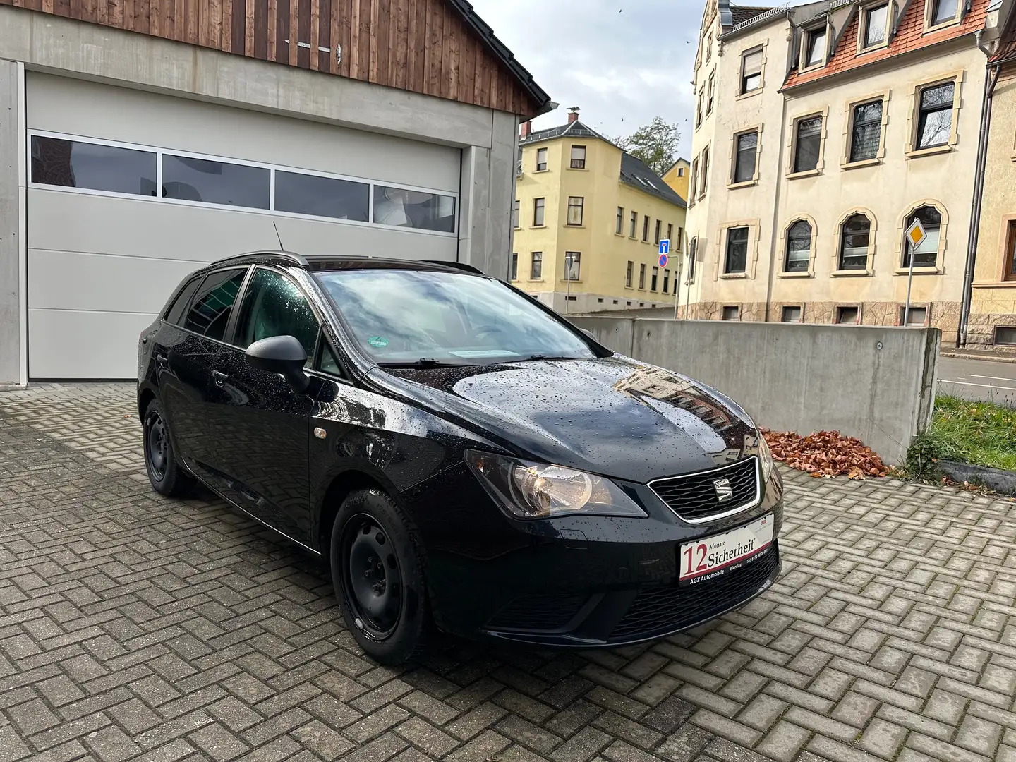 SEAT Ibiza Reference Salsa Schwarz - 2
