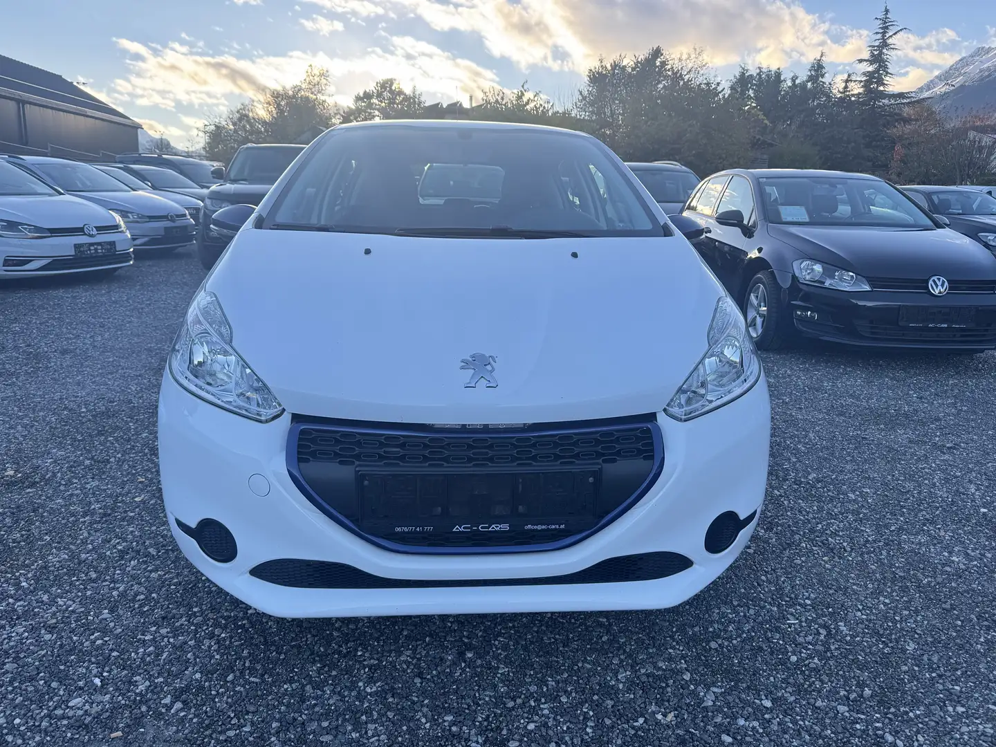 Peugeot 208 Like Weiß - 2