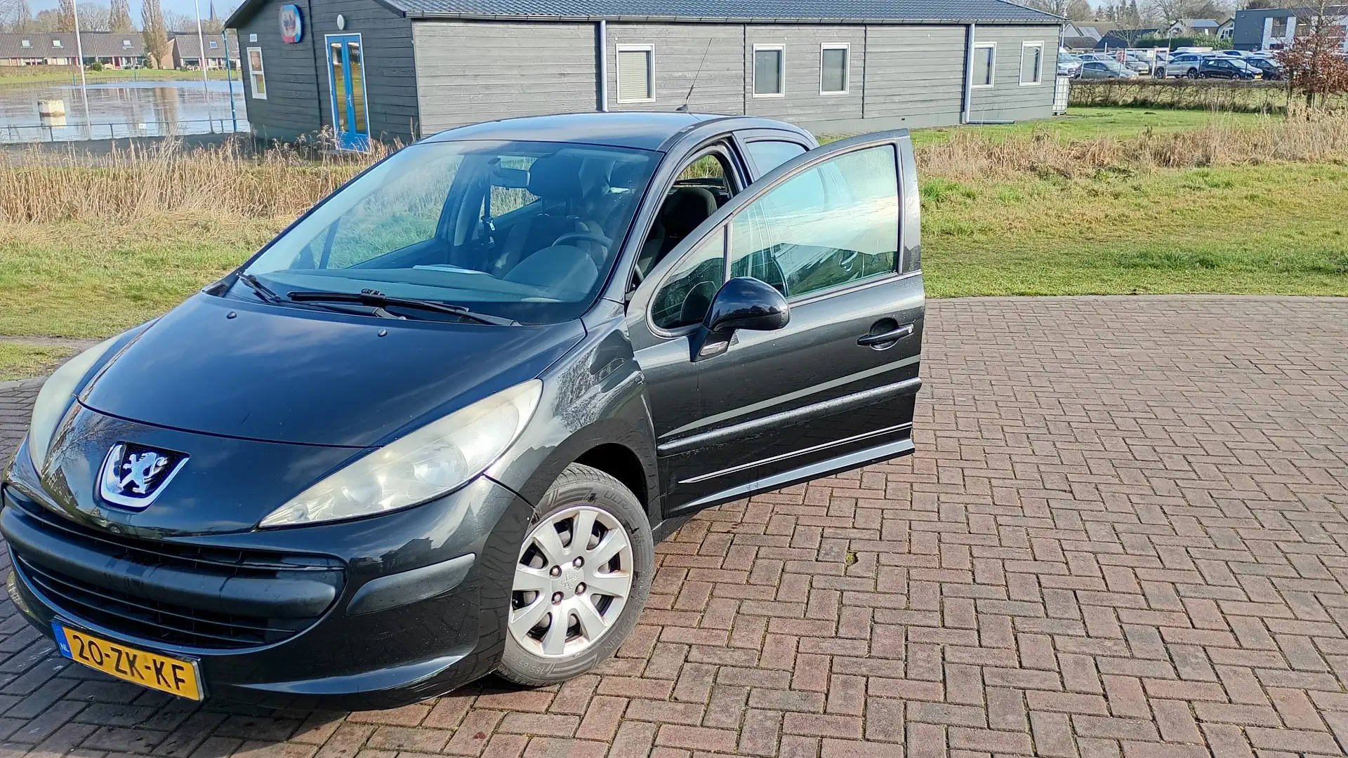 Peugeot 207 1.4 VTi X-line Zwart - 1