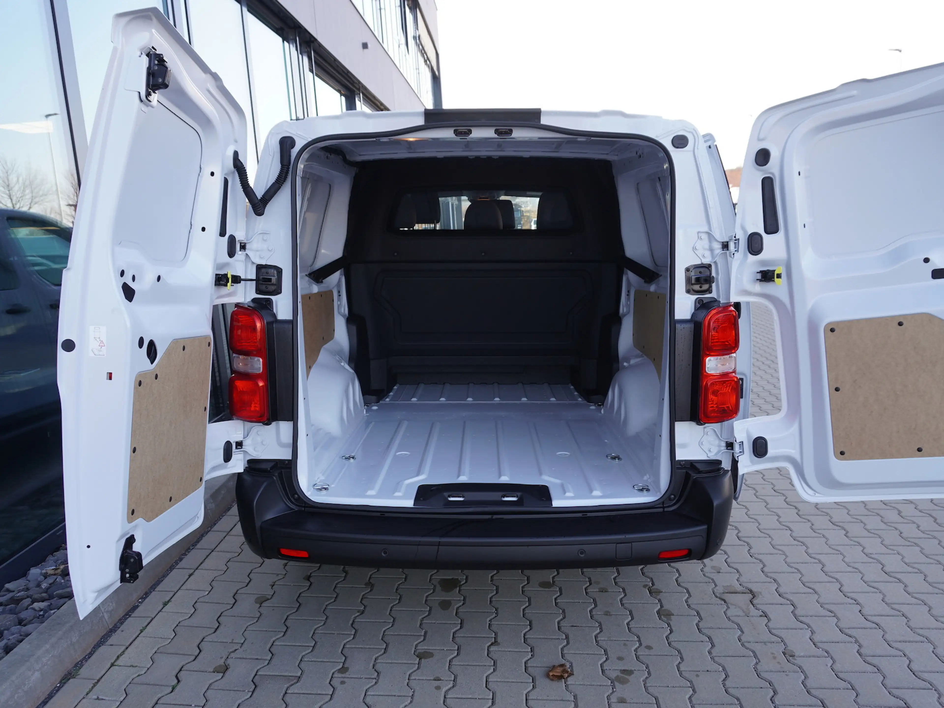Fiat Scudo Multicab L3 2.2 150 / 6-Sitzer + 10-Zoll — photo 5