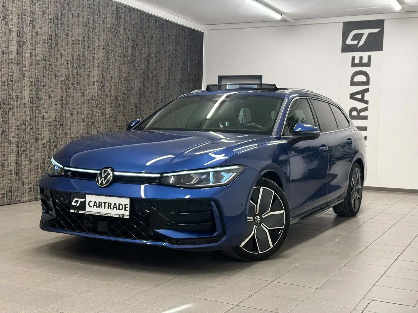 Volkswagen Passat Variant Passat 2.0 TDI R-Line /I.Q.LIGHT-MATRIX-LED/ACC/N Blau - 2