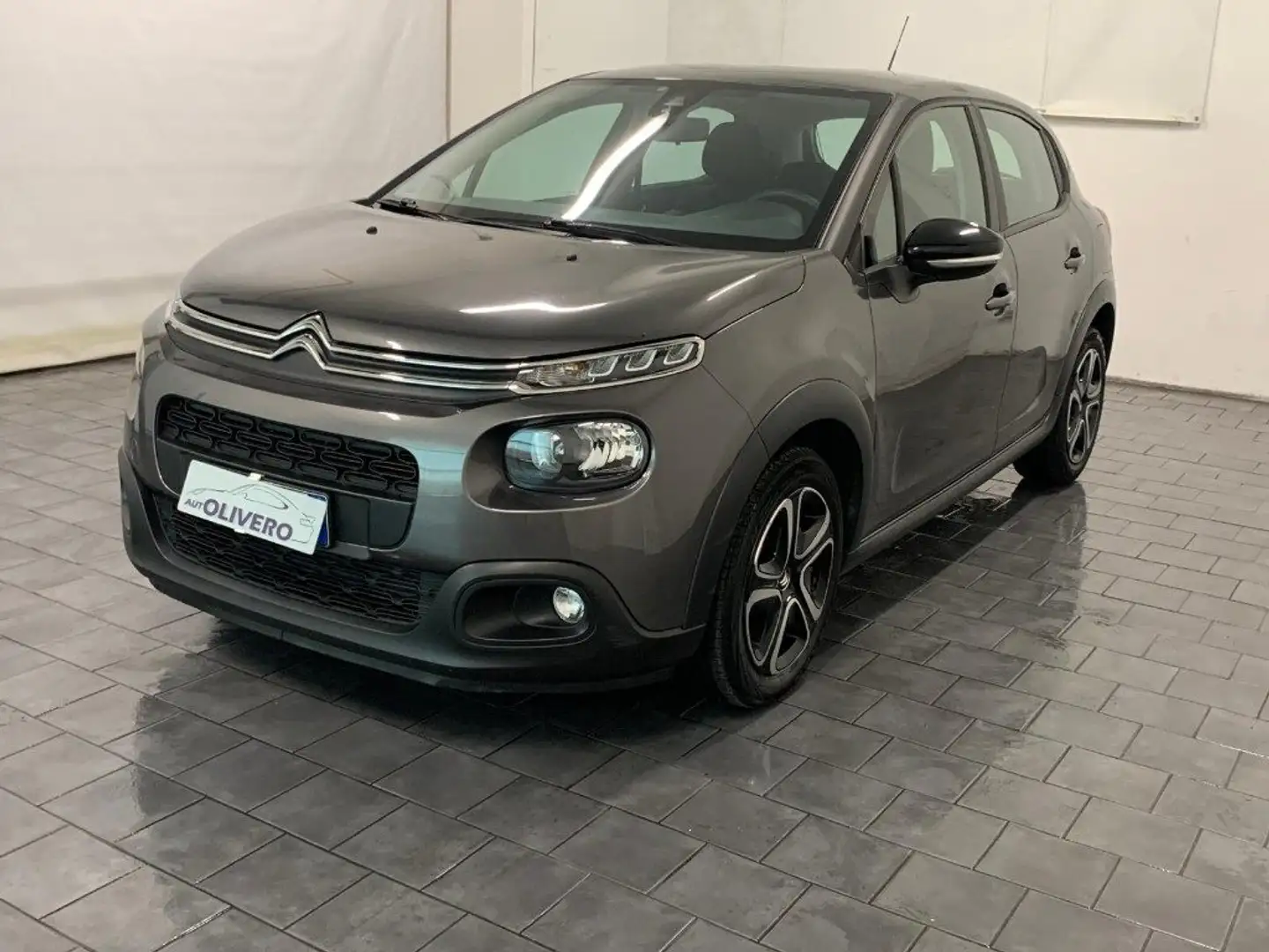 Citroen C3 PureTech 82 cv Feel Gris - 2