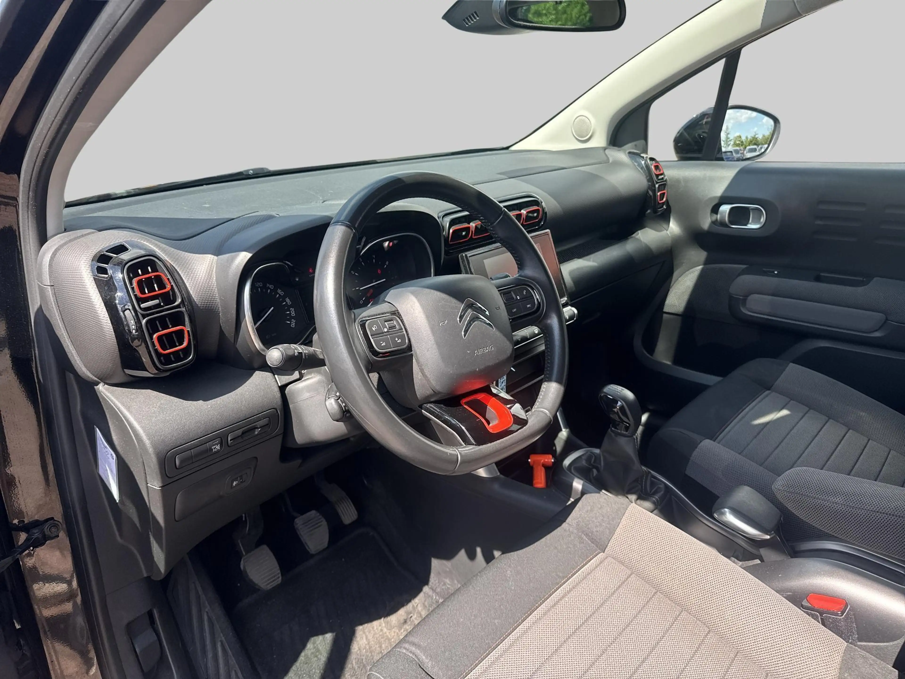 Citroen C3 Aircross 1.2 PureTech S&S Shine — photo 4