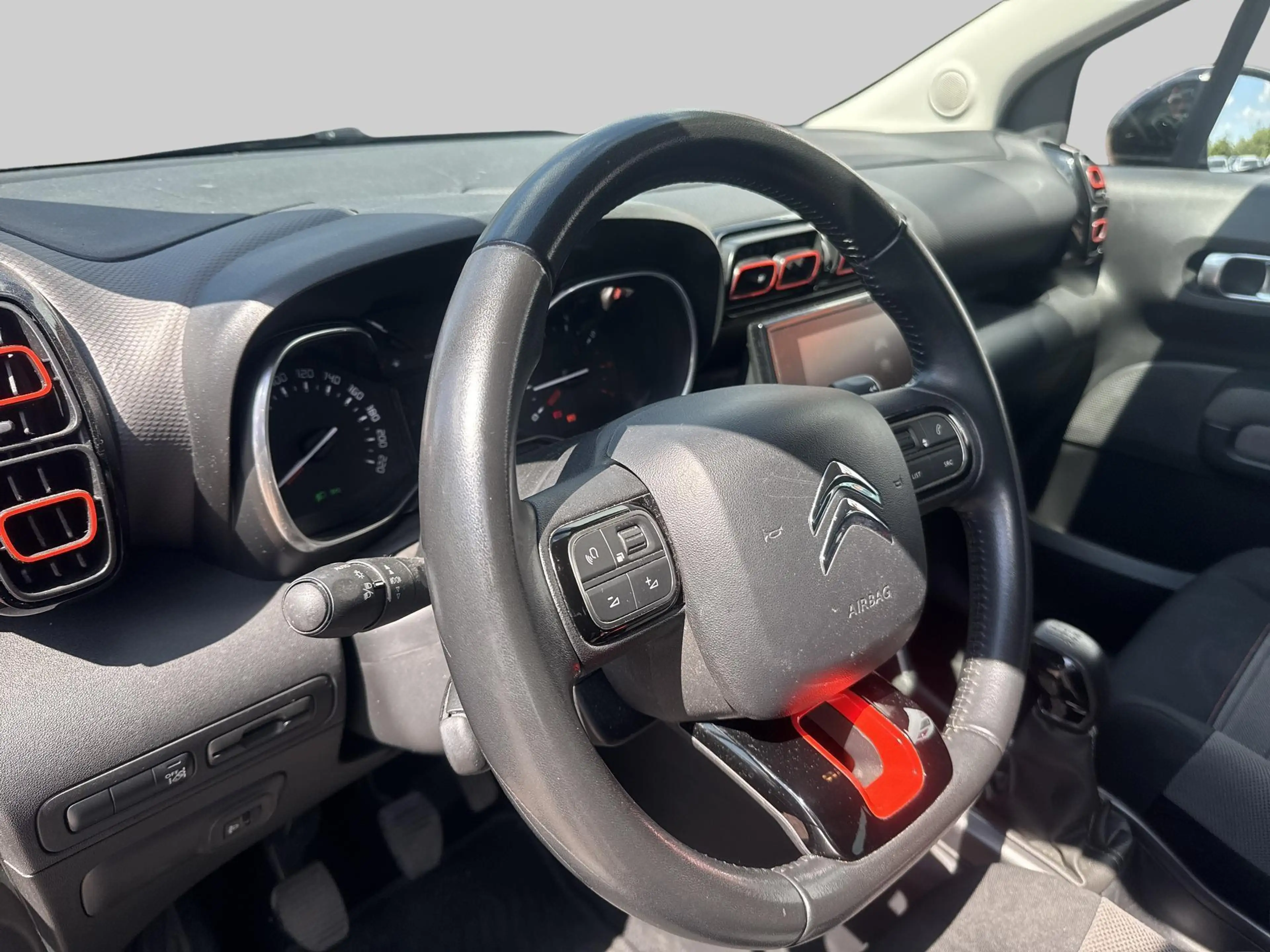 Citroen C3 Aircross 1.2 PureTech S&S Shine — photo 5