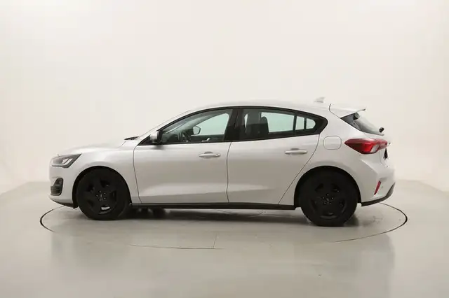 Ford Focus view 2