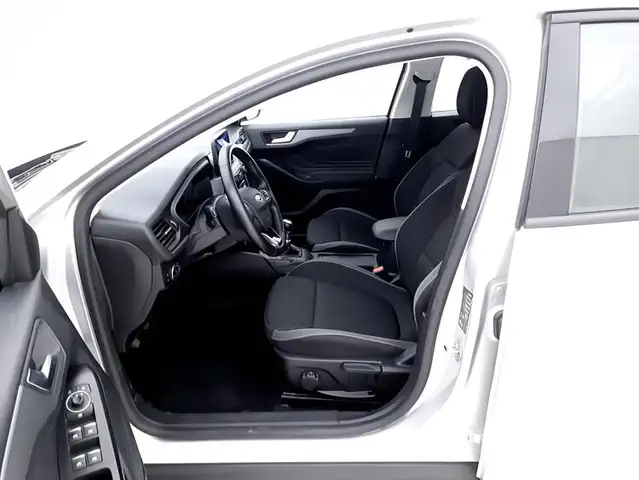 Ford Focus view 10